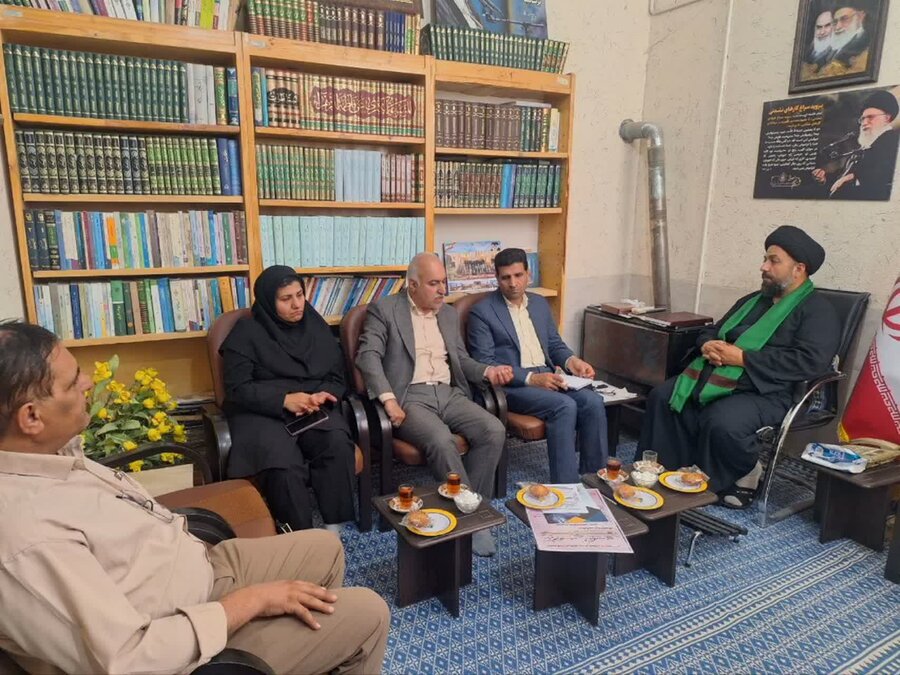 دیدار مدیر اجرایی موسسه تحقیقات ژنتیک دکترفیروز آبادی میبد با امام جمعه شهرستان زارچ