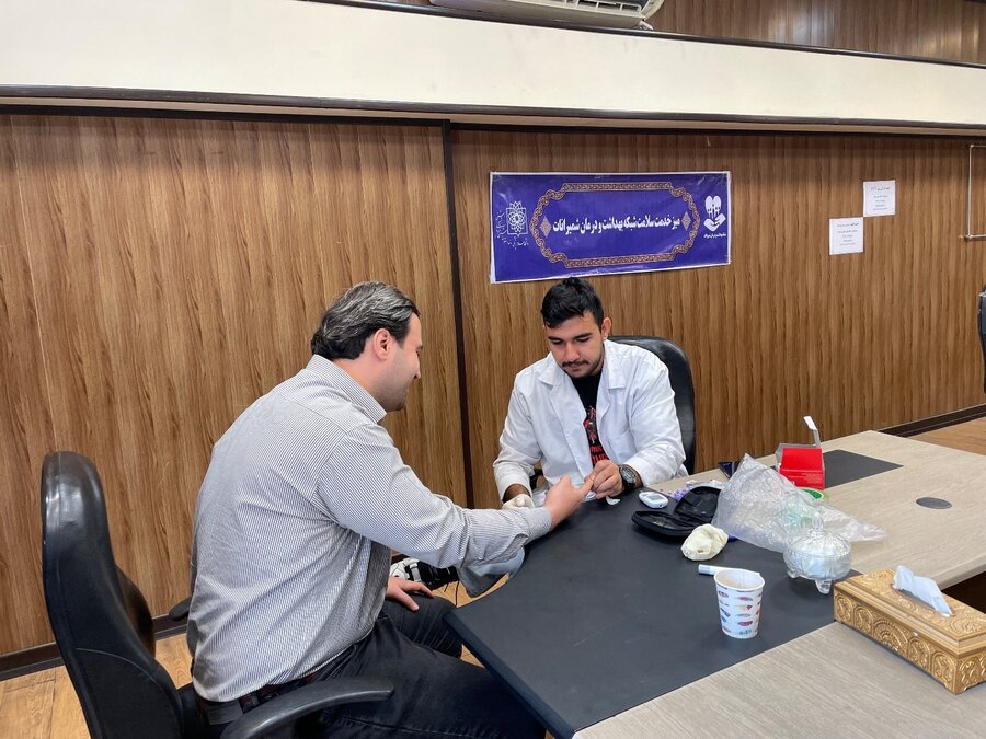 شمیرانات | برگزاری میز خدمت غربالگری سلامت ویژه کارکنان بهزیستی