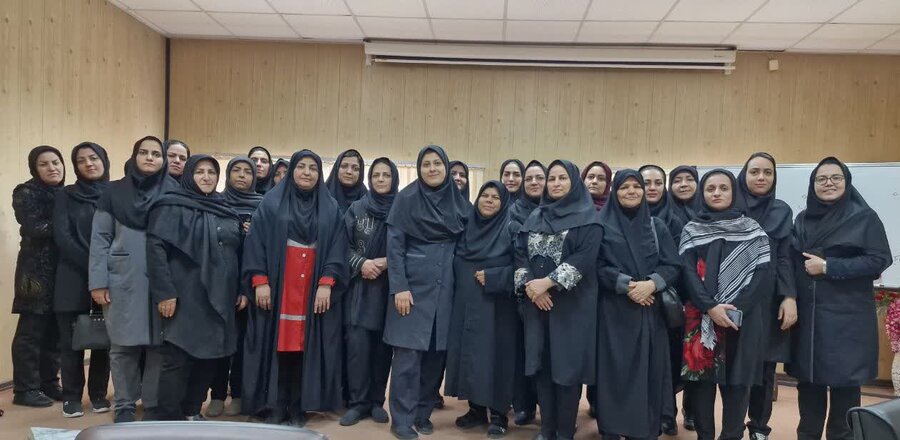 جلسه پایانی دوره آموزشی کمک‌های اولیه پرسنل مراکز نگهداری کودکان یزد برگزار شد.