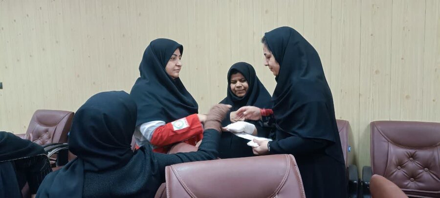 جلسه پایانی دوره آموزشی کمک‌های اولیه پرسنل مراکز نگهداری کودکان یزد برگزار شد.