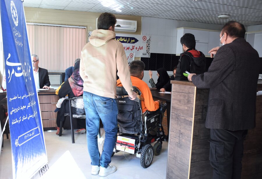 میز ارتباطات مردمی