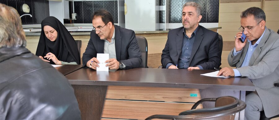 میز ارتباطات مردمی