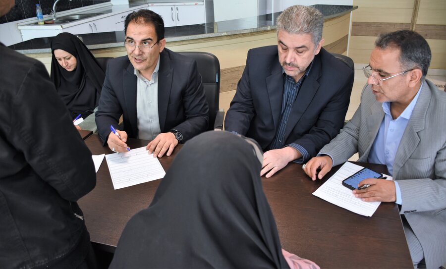 میز ارتباطات مردمی