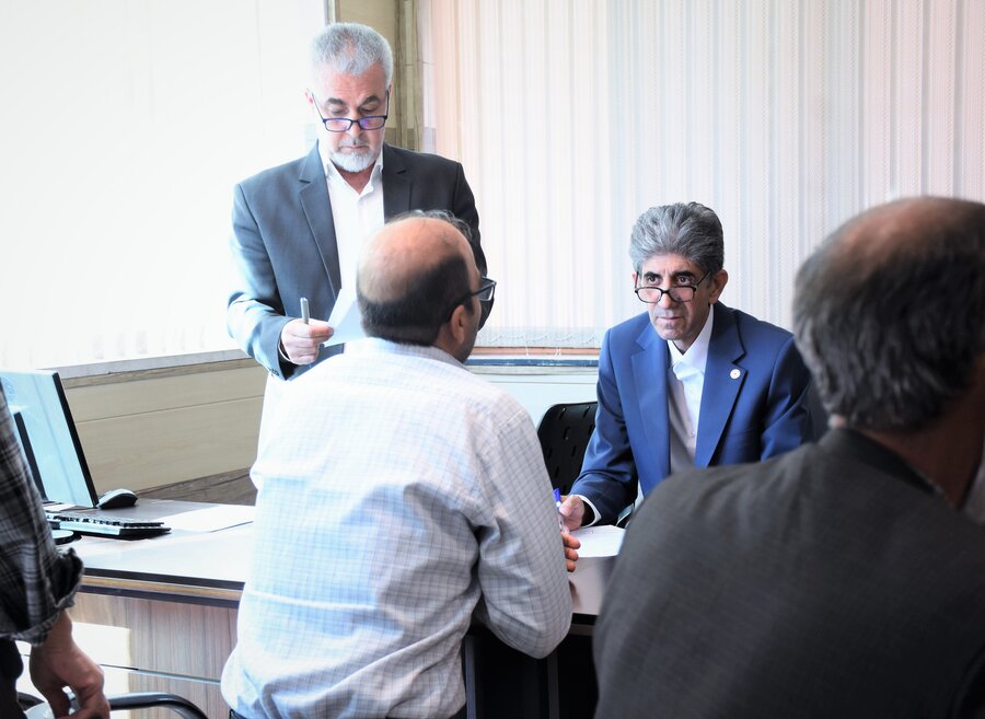 میز ارتباطات مردمی