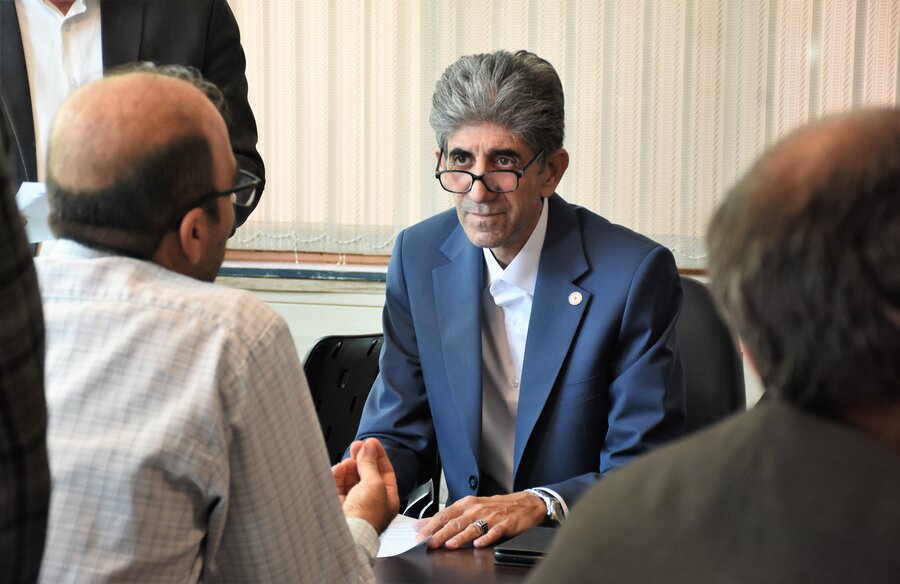 میز ارتباطات مردمی