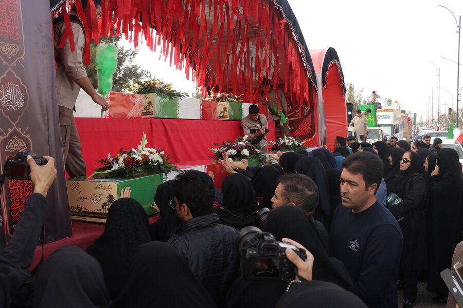 استقبال کارکنان بهزیستی استان کرمان از شهدای گمنام