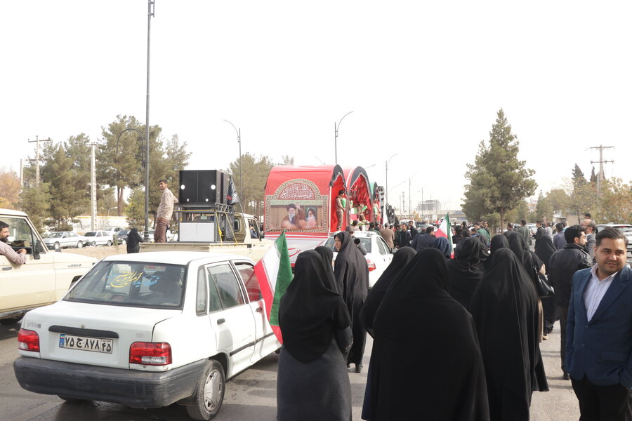 استقبال کارکنان بهزیستی استان کرمان از شهدای گمنام