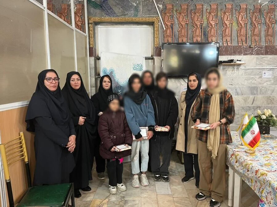 نشست کتابخوان در مرکز سالمندان آریا