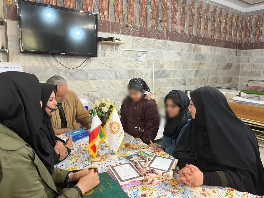 نشست کتابخوان در مرکز سالمندان آریا