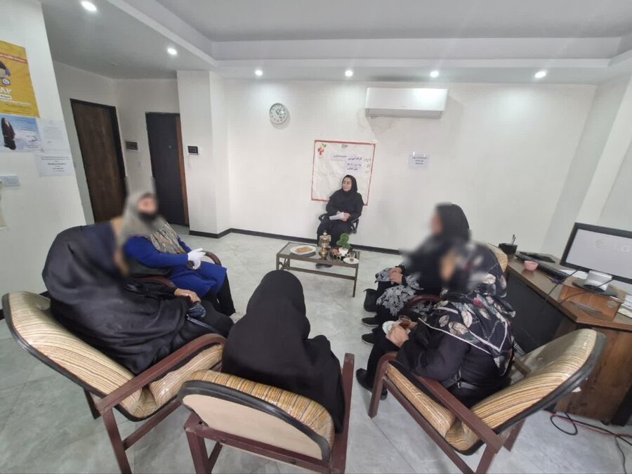 ساوجبلاغ | کلاس آموزشی مدیریت استرس ویژه بانوان سرپرست خانوار برگزار شد