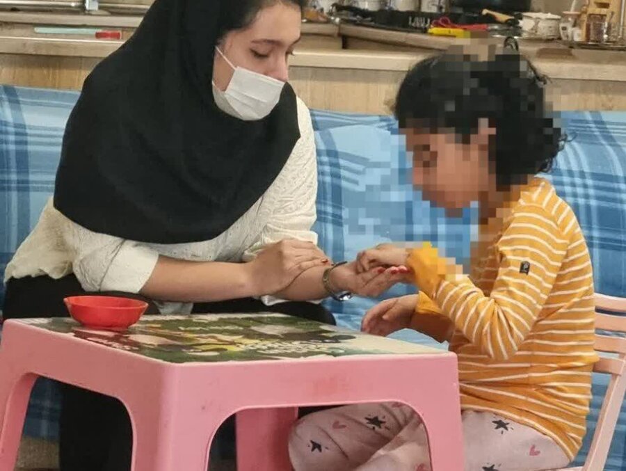 کرج | بازدید از توانجویان در قالب طرح مراقبت در منزل