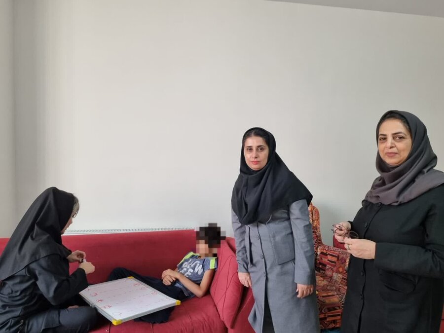 بازدید از توانجویان در قالب طرح مراقبت در منزل