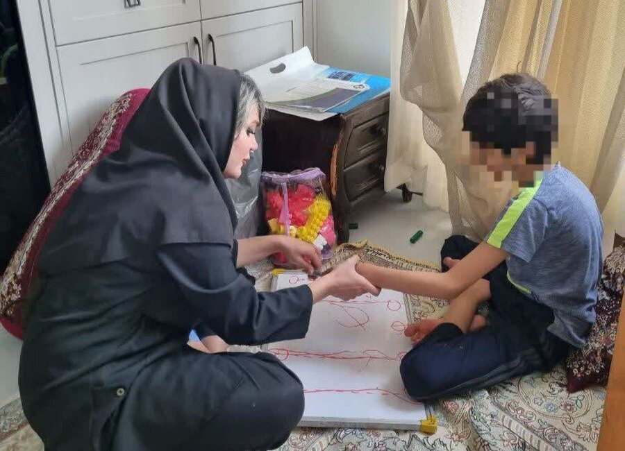 بازدید از توانجویان در قالب طرح مراقبت در منزل