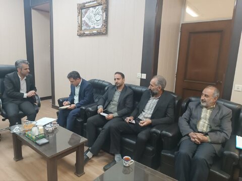 جلسه هماهنگی بین‌بخشی برای تسهیل امور مسکن خانواده‌های دارای دو عضو معلول در مهریز