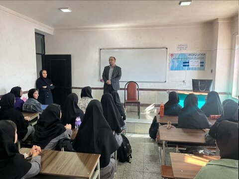 بازدید رئیس بهزیستی بهار از روند اجرای طرح "مانا"