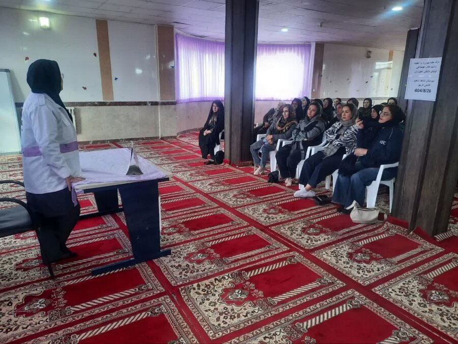 کارگاه آموزشی آسیب‌های اجتماعی در دبیرستان شاهد قروه برگزار شد