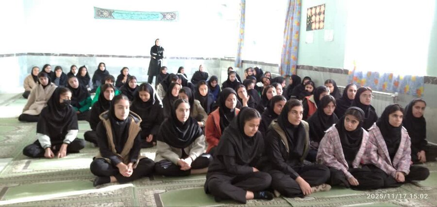 کارگاه آموزشی پیشگیری از اعتیاد در دبیرستان نخبگان کانی‌دینار برگزار شد