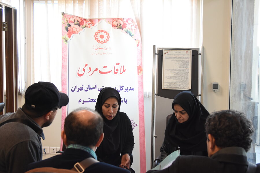 با برگزاری میز خدمت، بهزیستی تهران صدای مددجویان را شنید و پیگیری‌ها را آغاز کرد