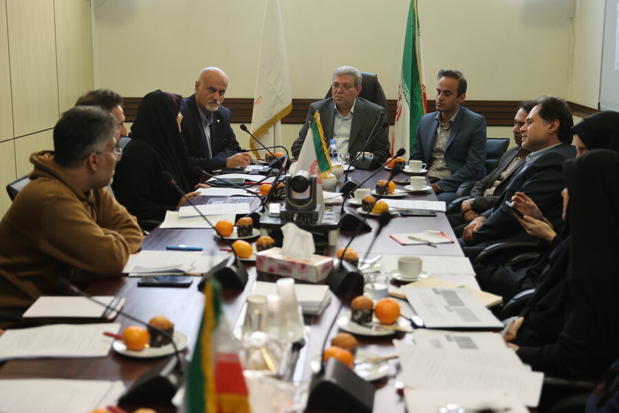 نشست با همکاران دبیرخانه سالمندان