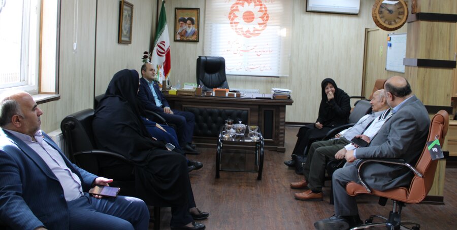 دیدار مدیرعامل موسسه خیریه مادر و کودک رودبار با مدیرکل بهزیستی گیلان 