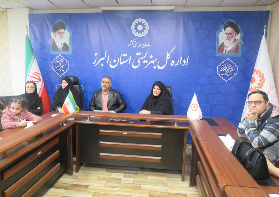 نشست صمیمی مدیرکل بهزیستی البرز با خانواده‌های دارای فرزند دارای معلولیت؛ وعده پیگیری فوری مشکلات درمانی و معیشتی