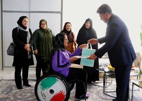 شهرری | دیدار مدیر بهزیستی  با بانوی ورزشکار معلول و مدال‌آور جهانی