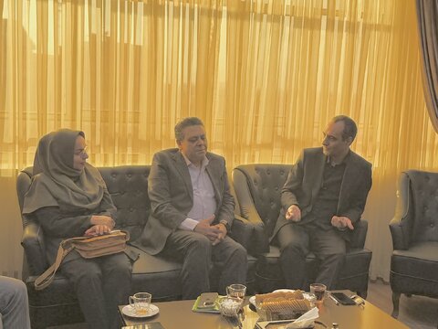 نشستی با حضور رئیس گروه توانبخشی حرفه‌ای دفتر روزانه آموزشی توانبخشی حرفه‌ای و توان‌پزشکی سازمان بهزیستی کشور، معاون توانبخشی اداره‌کل بهزیستی خراسان