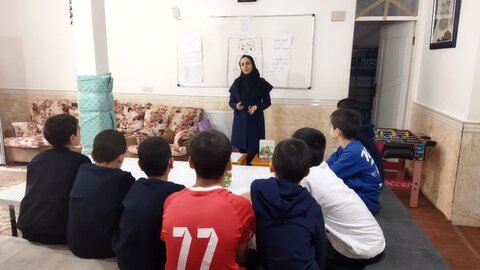 برنامه‌های هفته کتاب و کتابخوانی در مراکز شبه‌خانواده بهزیستی نظرآباد برگزار شد