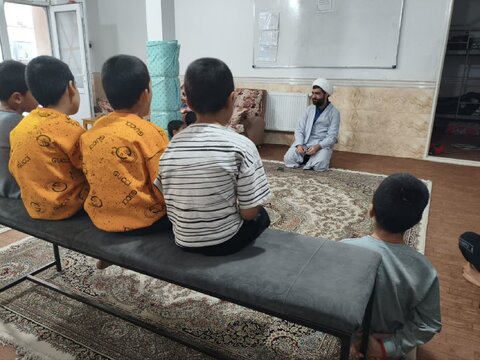 برنامه‌های هفته کتاب و کتابخوانی در مراکز شبه‌خانواده بهزیستی نظرآباد برگزار شد