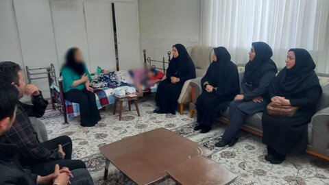 ساوجبلاغ | دیدار با خانواده چند معلولیتی ساکن محله کم برخوردار دخانیات