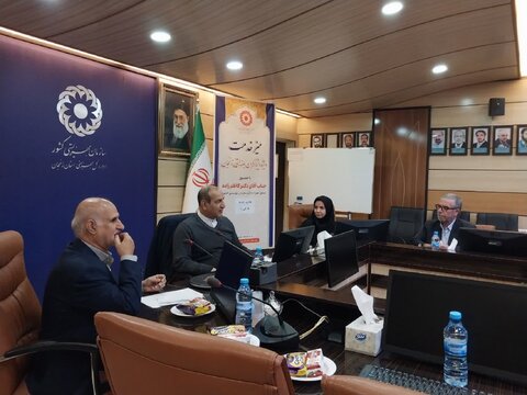 گزارش تصویری از حضور سرپرست اداره کل بهزیستی خراسان شمالی در میز خدمت مردمی ویژه ایثارگران در زنجان