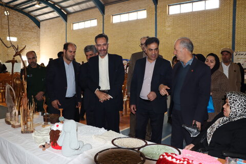 گزارش تصویری ا نمایشگاهی از خدمات اجتماعی در حاشیه طرح سلام