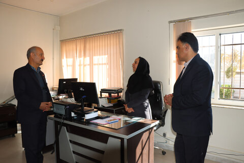 گزارش تصویری ا بازدید مدیرکل بهزیستی استان از قسمتهای مختلف شهرستان خمین در سفر یکروزه به شهرستان