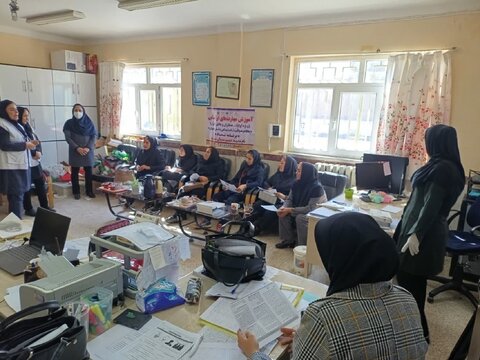 کارگاه «سلامت روان و کاهش آسیب‌های اجتماعی» برای معلمان دیواندره برگزار شد