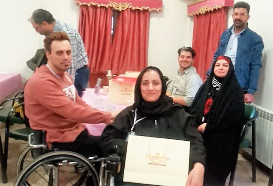 جامعه معلولین