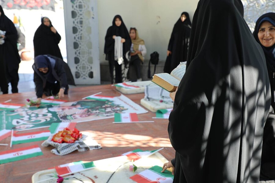 شهرتهران| عطرافشانی مزار شهدای گمنام میدان آئینی امام حسین (ع) به مناسبت هفته بسیج