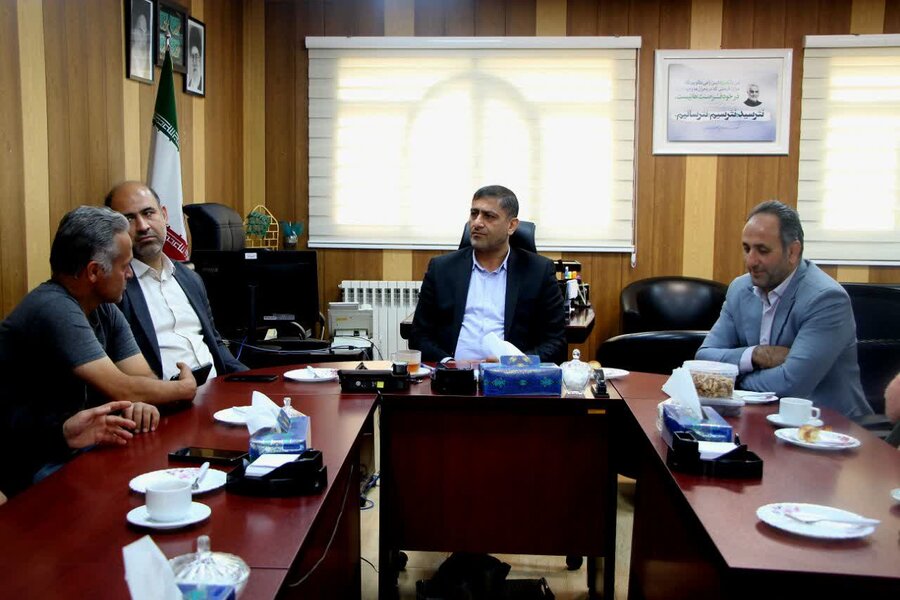 پیشوا | تقدیر فرماندار پیشوا از "رقیه حصاری" بانوی کاراته‌کار سندروم داون پیشوایی