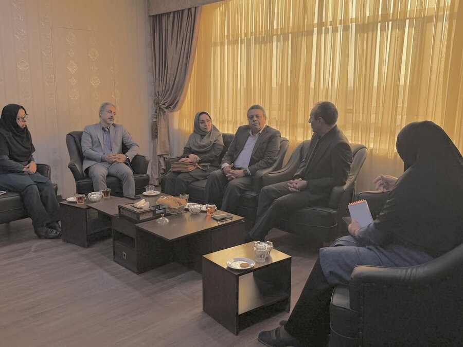 نشستی با حضور رئیس گروه توانبخشی حرفه‌ای دفتر روزانه آموزشی توانبخشی حرفه‌ای و توان‌پزشکی سازمان بهزیستی کشور، معاون توانبخشی اداره‌کل بهزیستی خراسان