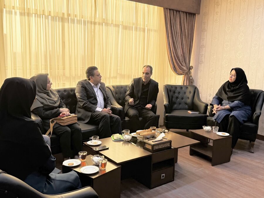 نشستی با حضور رئیس گروه توانبخشی حرفه‌ای دفتر روزانه آموزشی توانبخشی حرفه‌ای و توان‌پزشکی سازمان بهزیستی کشور، معاون توانبخشی اداره‌کل بهزیستی خراسان