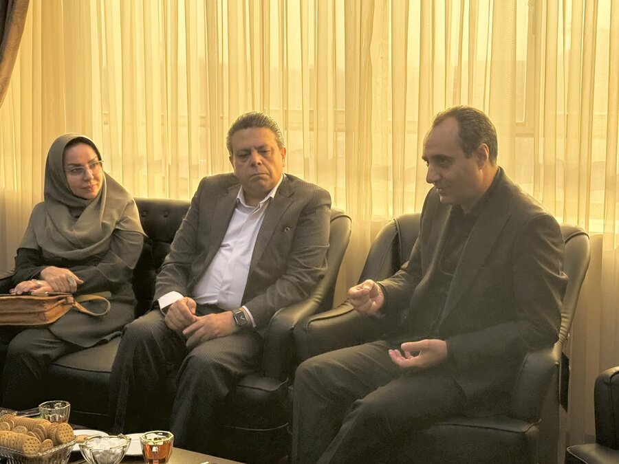 نشستی با حضور رئیس گروه توانبخشی حرفه‌ای دفتر روزانه آموزشی توانبخشی حرفه‌ای و توان‌پزشکی سازمان بهزیستی کشور، معاون توانبخشی اداره‌کل بهزیستی خراسان