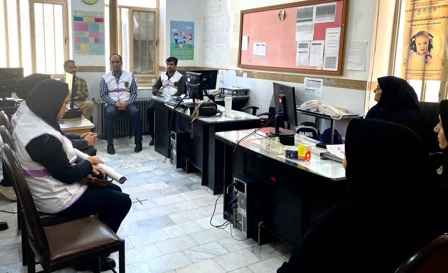 حضور مسئول و کارشناسان مرکز فوریت‌های اجتماعی بهزیستی شهرستان طبس در مرکز بهداشت گلستان