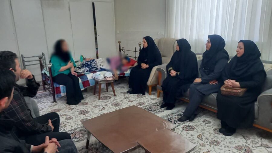 ساوجبلاغ | دیدار با خانواده چند معلولیتی ساکن محله کم برخوردار دخانیات