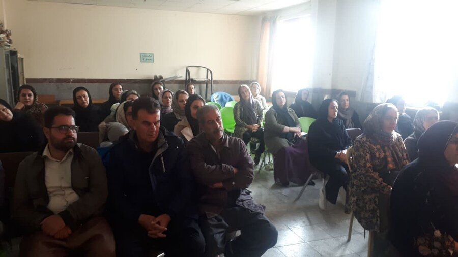 طرح آموزش خانواده در مدارس کامیاران اجرا شد