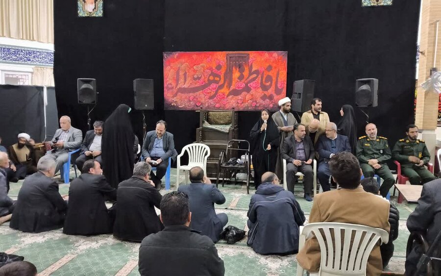 برپایی میزخدمت در مهرگان؛ ارتباط بی واسطه مردم با مسئولان 