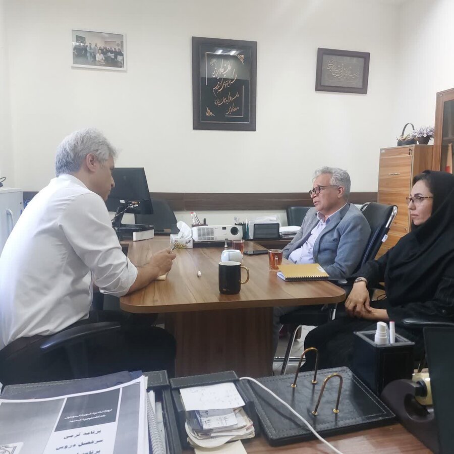 نشست مشترک بهزیستی تایباد و گروه ژنتیک دانشکده پزشکی مشهد برای توسعه خدمات تخصصی