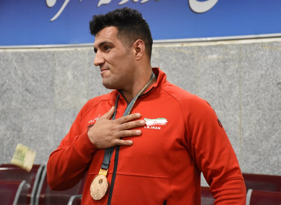 استقبال از مسعود رستگار