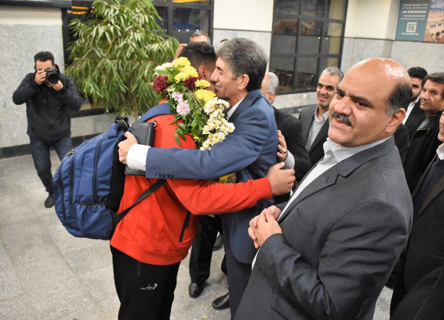 استقبال از مسعود رستگار