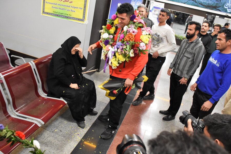 استقبال از مسعود رستگار