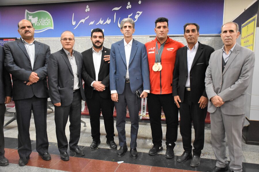 استقبال از مسعود رستگار