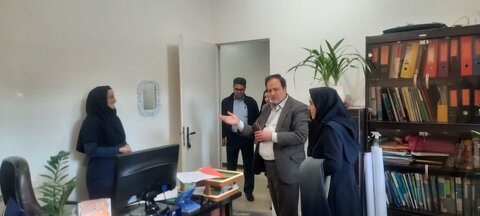 کرج | بازدید کارشناس مسؤل دفتر بازرسی بهزیستی البرز از اداره بهزیستی شهرستان کرج